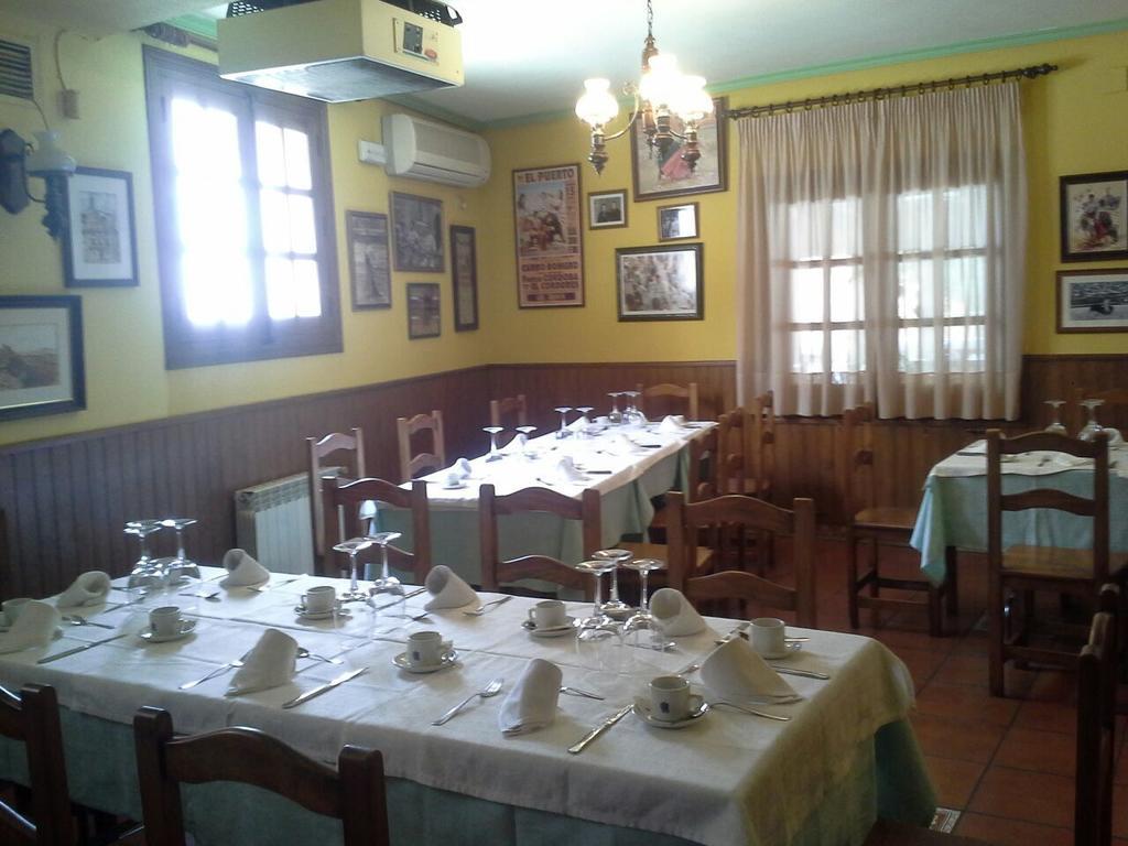 Hostal Restaurante Villa De Sepúlveda Екстериор снимка